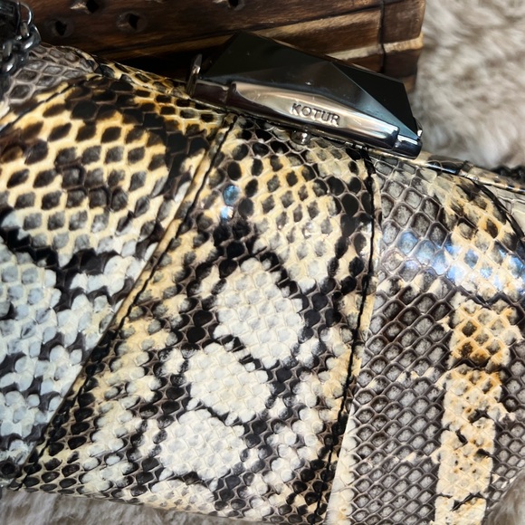 Kotur Box Espey Elaphe Minaudiere Clutch embossed snakeskin - Picture 5 of 17